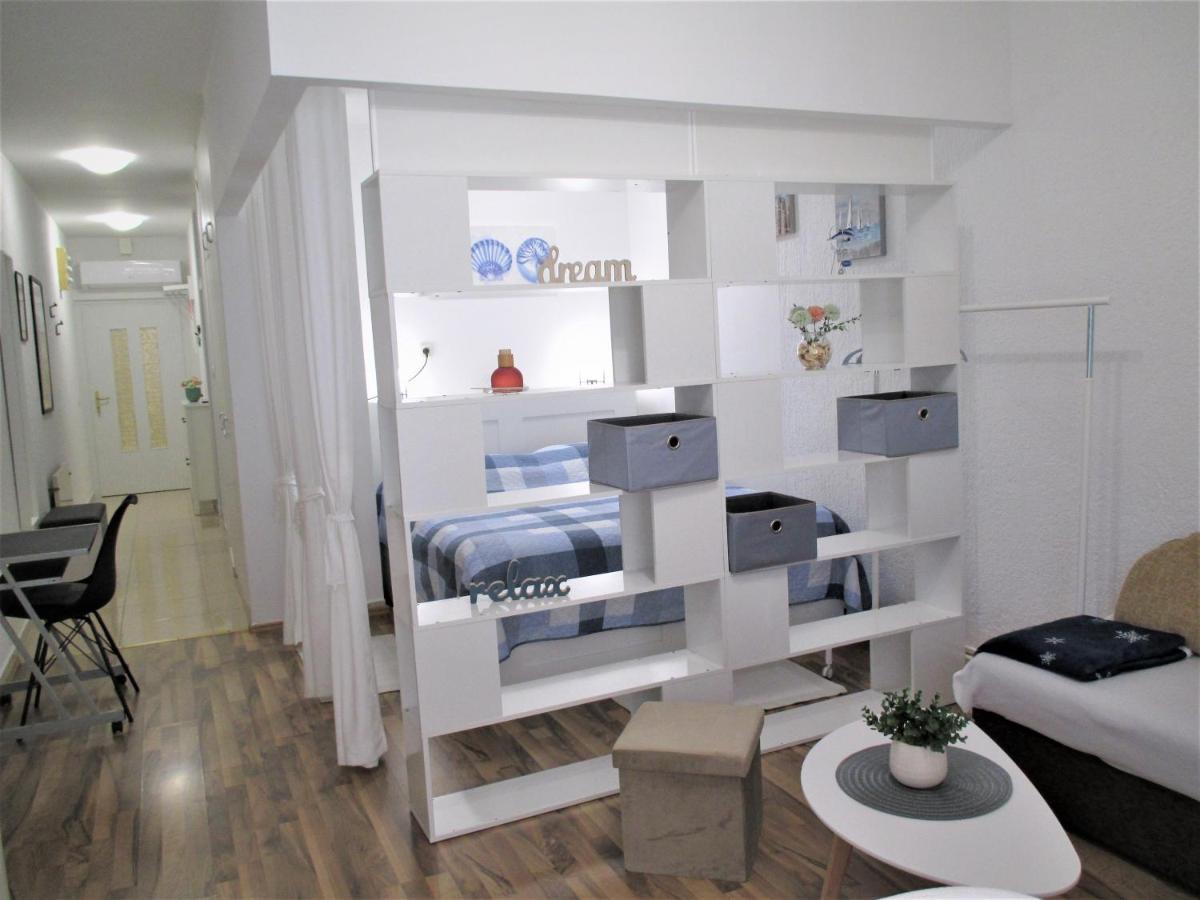 Family Apartment Romina Vrsar Exterior photo